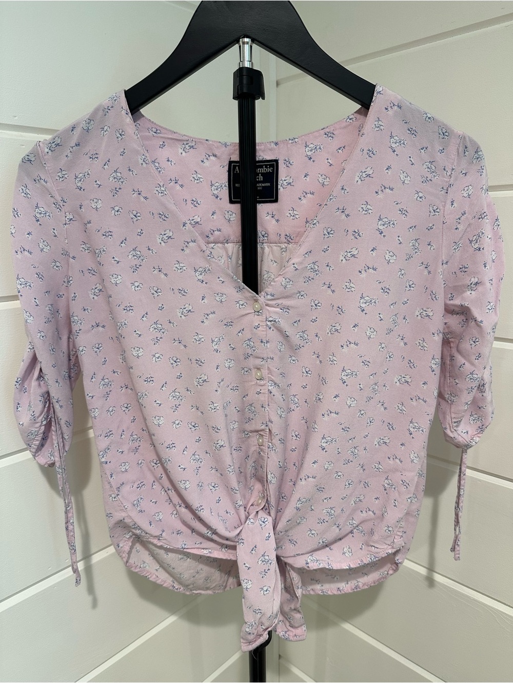 Abercrombie & Fitch Floral Front-Tie V-Neck Crop Blouse Pink Blue Ditzy XS